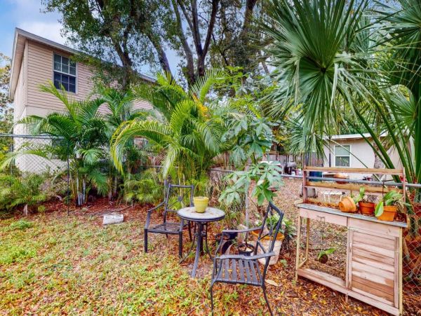 Cozy Apartment with 2 Bedrooms in Sarasota