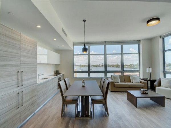 Spacious Two Bedroom Apartment with Rooftop Bar in Hollywood Beach