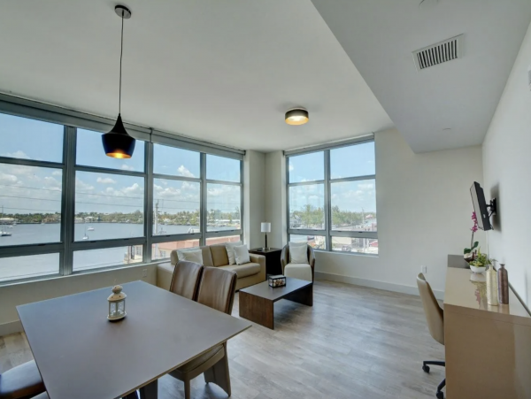 Spacious Two Bedroom Apartment with Rooftop Bar in Hollywood Beach