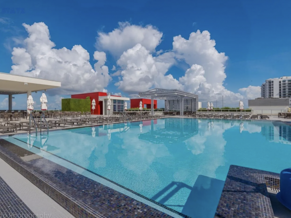 Spacious Two Bedroom Apartment with Rooftop Bar in Hollywood Beach