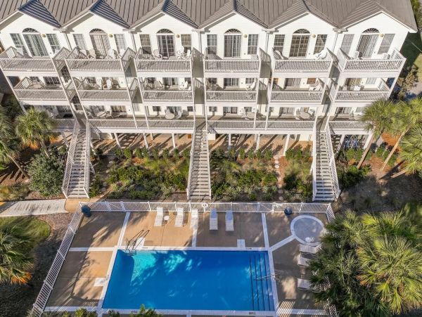 Santa Rosa Beach Vacation Pool Condo - Walking Distance to the Beach