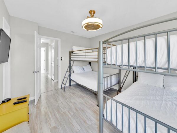 Santa Rosa Beach Vacation Pool Condo - Walking Distance to the Beach