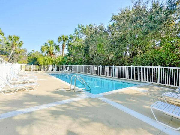 Santa Rosa Beach Vacation Pool Condo - Walking Distance to the Beach