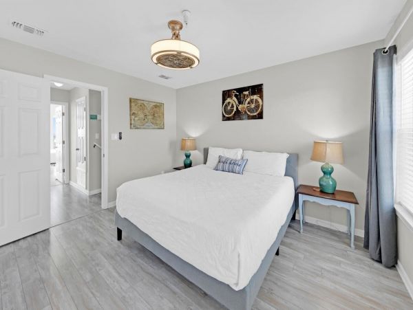 Santa Rosa Beach Vacation Pool Condo - Walking Distance to the Beach