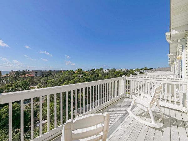 Santa Rosa Beach Vacation Pool Condo - Walking Distance to the Beach