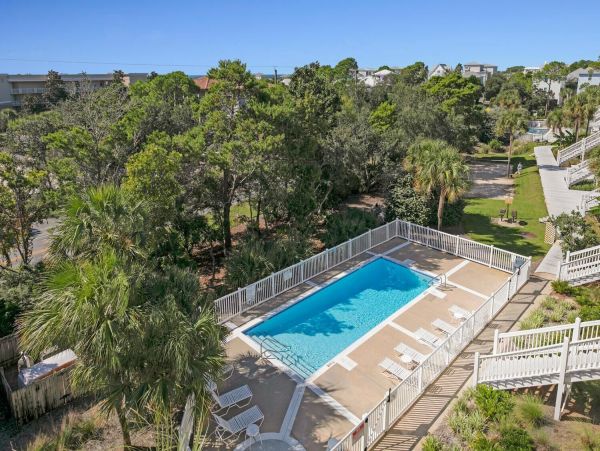 Santa Rosa Beach Vacation Pool Condo - Walking Distance to the Beach