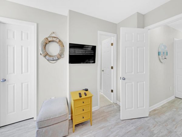 Santa Rosa Beach Vacation Pool Condo - Walking Distance to the Beach