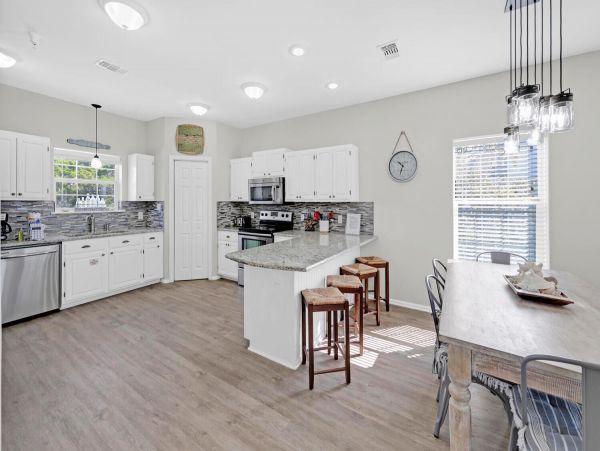 Santa Rosa Beach Vacation Pool Condo - Walking Distance to the Beach