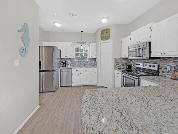 Santa Rosa Beach Vacation Pool Condo - Walking Distance to the Beach