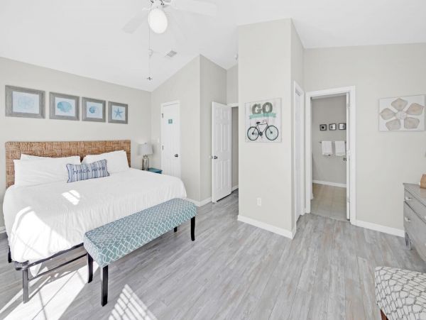 Santa Rosa Beach Vacation Pool Condo - Walking Distance to the Beach