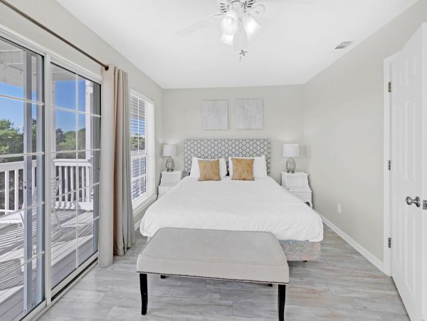 Santa Rosa Beach Vacation Pool Condo - Walking Distance to the Beach