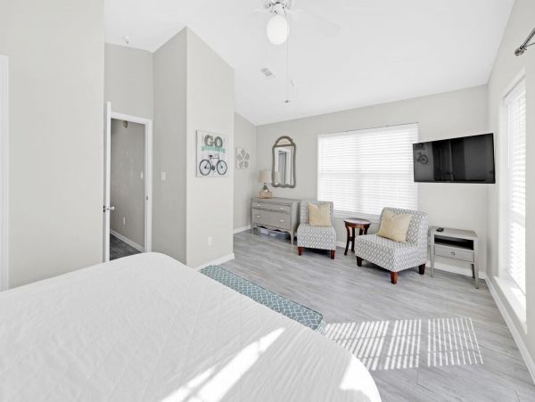 Santa Rosa Beach Vacation Pool Condo - Walking Distance to the Beach