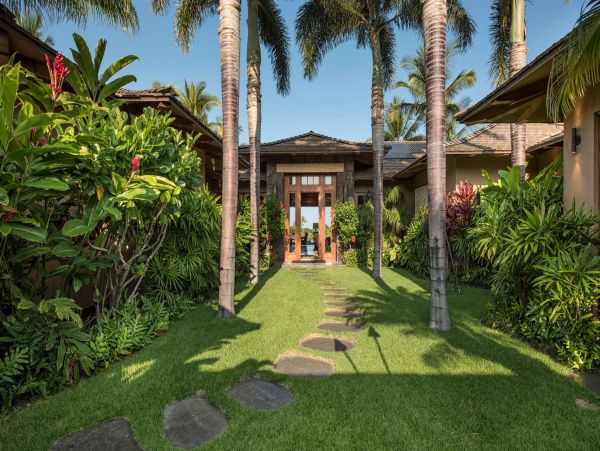 Opulent 5 Bedroom Vacation Rental with Private Pool & Great Views