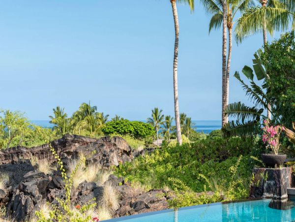 Opulent 5 Bedroom Vacation Rental with Private Pool & Great Views