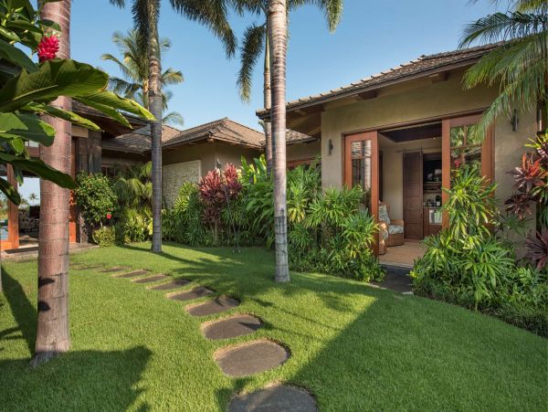 Opulent 5 Bedroom Vacation Rental with Private Pool & Great Views
