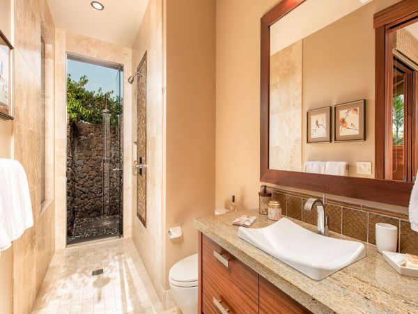 Opulent 5 Bedroom Vacation Rental with Private Pool & Great Views