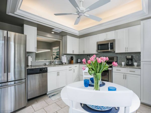 Siesta Key Condo Across the Street from Beach Pond Views, Tennis & Pool