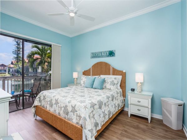 Siesta Key Condo Across the Street from Beach Pond Views, Tennis & Pool