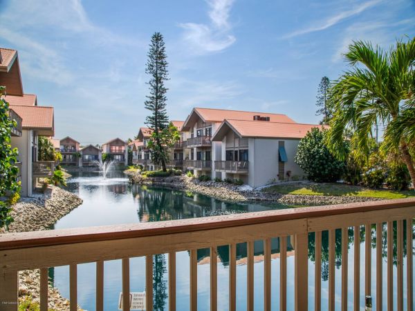 Siesta Key Condo Across the Street from Beach Pond Views, Tennis & Pool