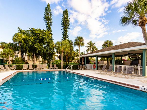 Siesta Key Condo Across the Street from Beach Pond Views, Tennis & Pool