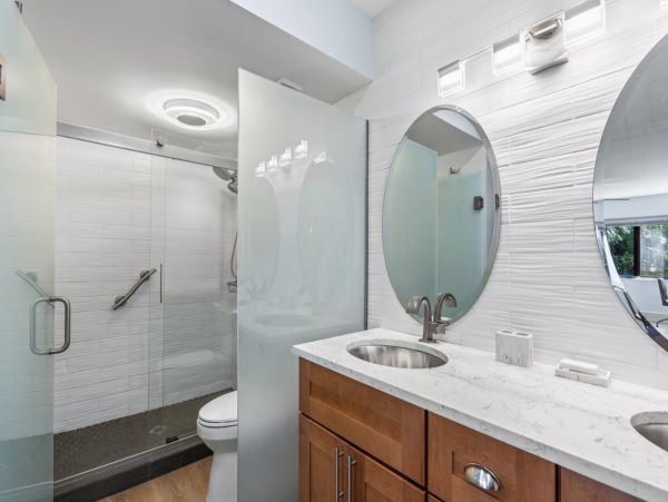 Beachfront Two Bedroom Vacation Rental Condo in Siesta Key