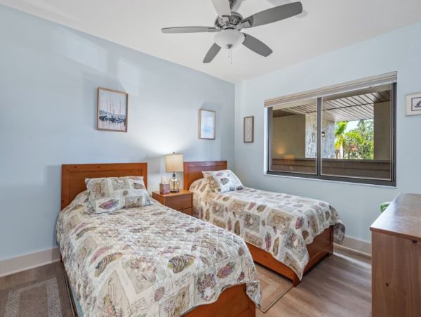Beachfront Two Bedroom Vacation Rental Condo in Siesta Key