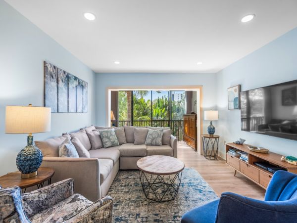 Beachfront Two Bedroom Vacation Rental Condo in Siesta Key