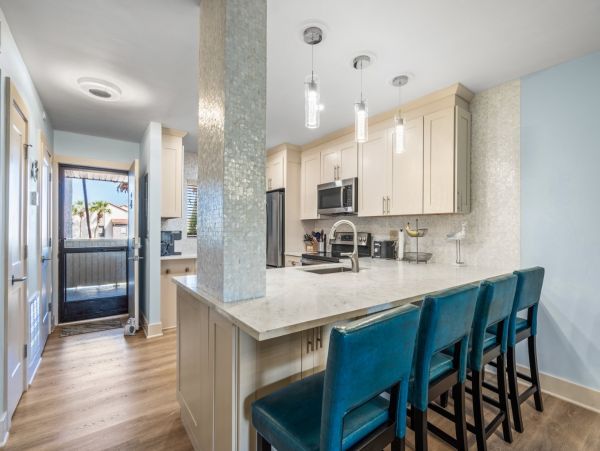 Beachfront Two Bedroom Vacation Rental Condo in Siesta Key