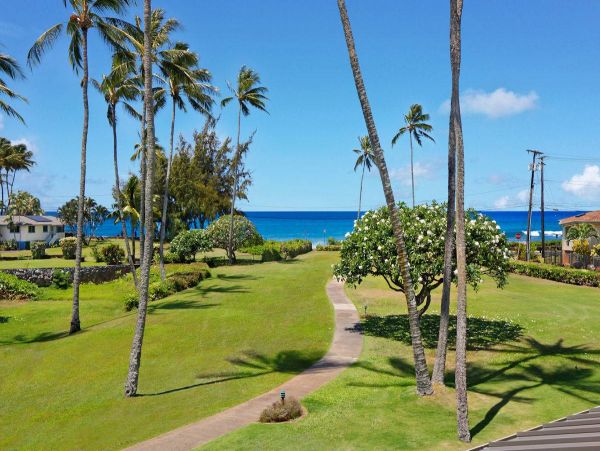 Perfect Getaway with 3 Bedrooms & Short Walk to the Beach