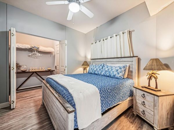 One Bedroom Plus Bunk Room Gulf Front Rental in Panama City Beach