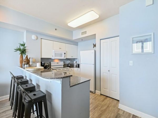 One Bedroom Plus Bunk Room Gulf Front Rental in Panama City Beach