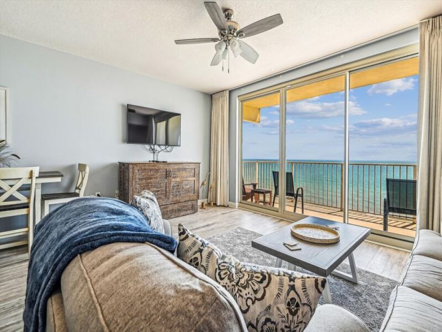 One Bedroom Plus Bunk Room Gulf Front Rental in Panama City Beach