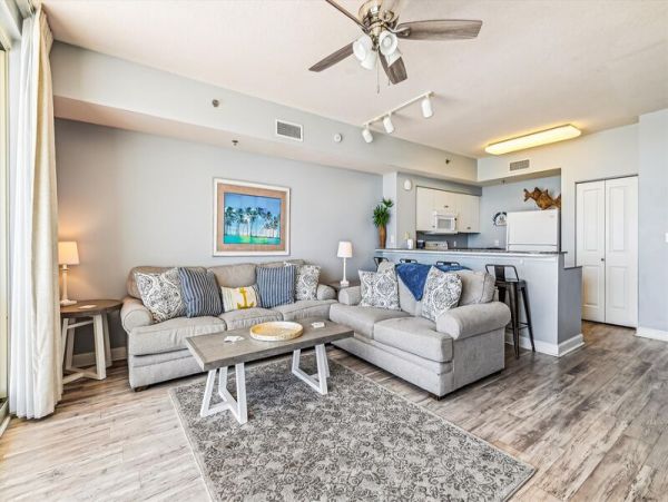 One Bedroom Plus Bunk Room Gulf Front Rental in Panama City Beach