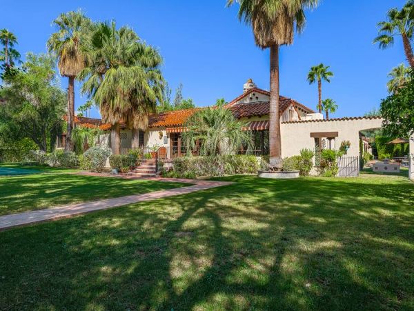 Luxury Vacation Rental with 6 Bedrooms & Private Pool