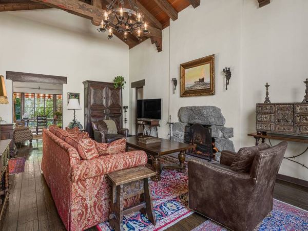 Luxury Vacation Rental with 6 Bedrooms & Private Pool
