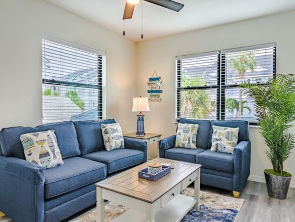 Treasure Island 4 Bedroom Vacation Rental Across the Street from the Beach