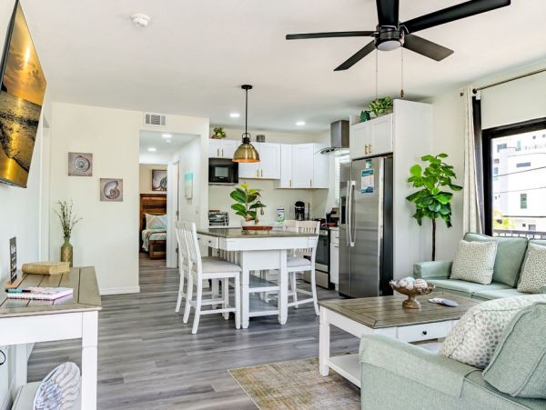Treasure Island 4 Bedroom Vacation Rental Across the Street from the Beach