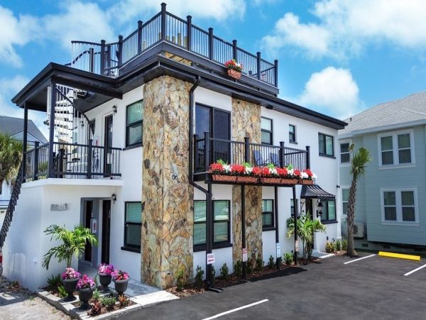 Treasure Island 4 Bedroom Vacation Rental Across the Street from the Beach