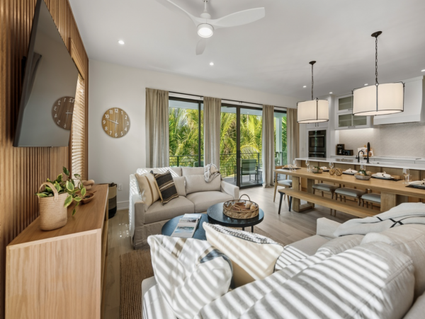 Luxury 5 Bedroom Vacation Home in Anna Maria 2 Min Walk to Beach