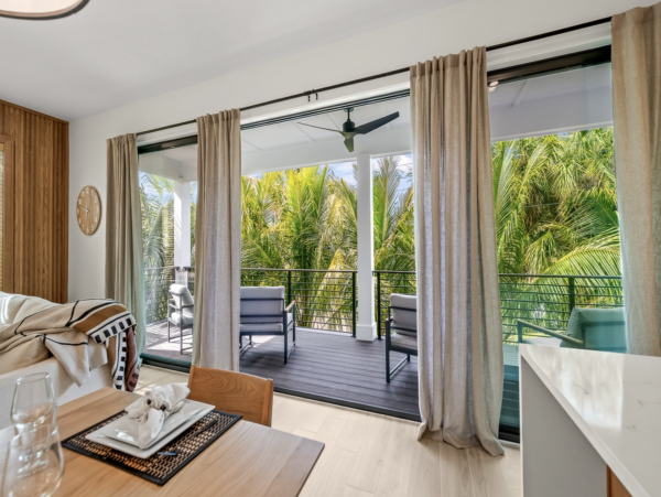 Luxury 5 Bedroom Vacation Home in Anna Maria 2 Min Walk to Beach