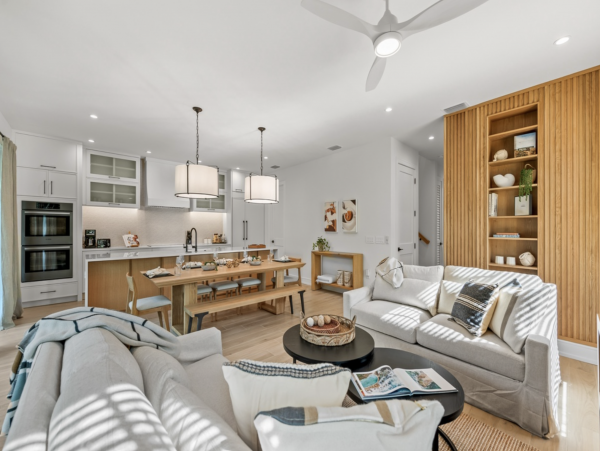 Luxury 5 Bedroom Vacation Home in Anna Maria 2 Min Walk to Beach