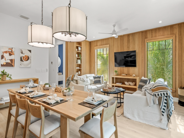 Luxury 5 Bedroom Vacation Home in Anna Maria 2 Min Walk to Beach