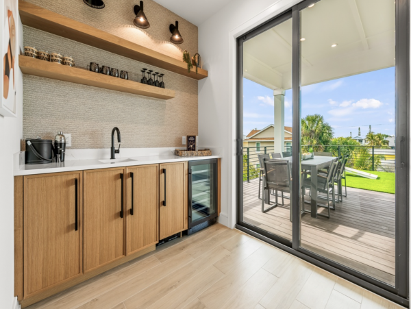 Luxury 5 Bedroom Vacation Home in Anna Maria 2 Min Walk to Beach