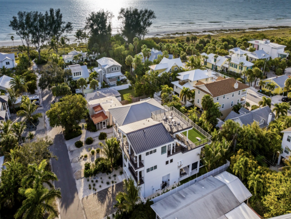 Luxury 5 Bedroom Vacation Home in Anna Maria 2 Min Walk to Beach