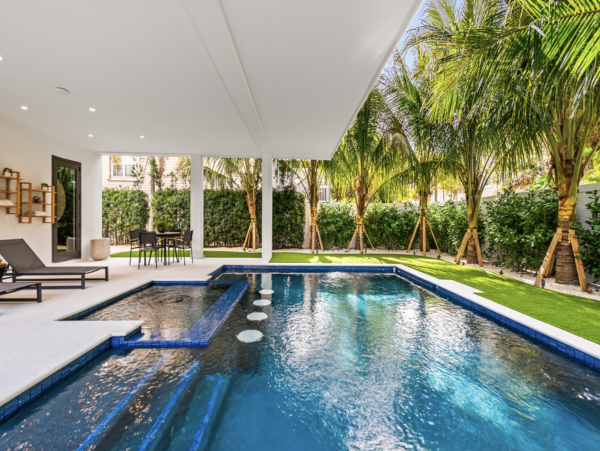 Luxury 5 Bedroom Vacation Home in Anna Maria 2 Min Walk to Beach
