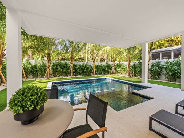 Luxury 5 Bedroom Vacation Home in Anna Maria 2 Min Walk to Beach
