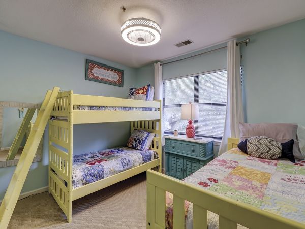 Hilton Head Vacation Rental 2nd-Level Townhome
