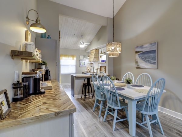Hilton Head Vacation Rental 2nd-Level Townhome