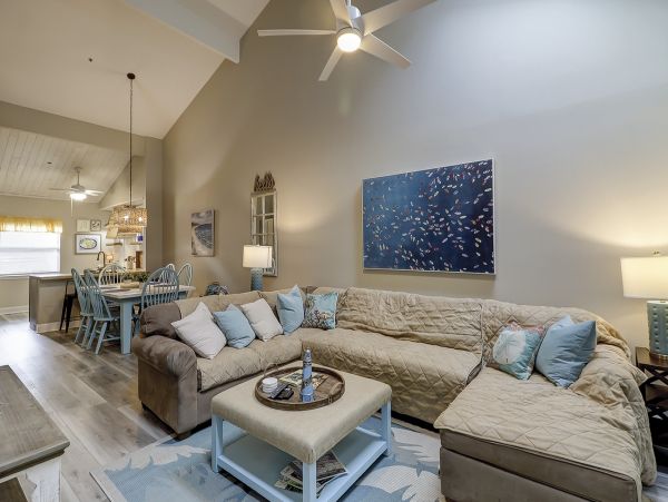 Hilton Head Vacation Rental 2nd-Level Townhome