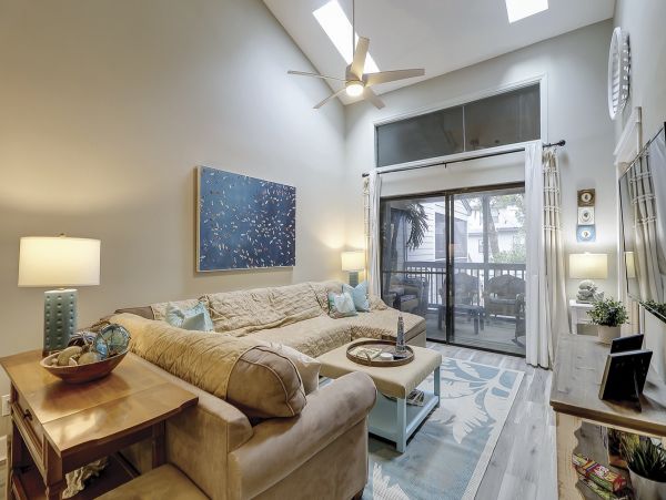 Hilton Head Vacation Rental 2nd-Level Townhome